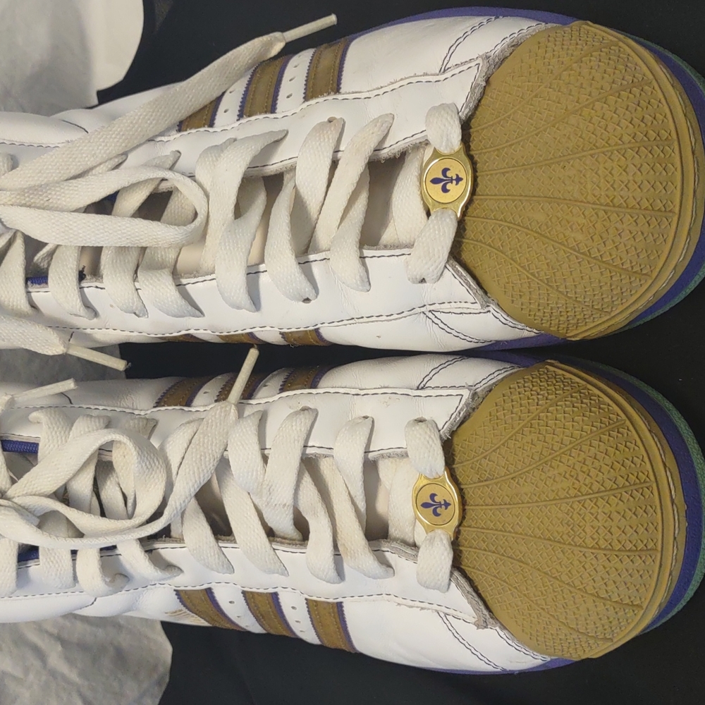 Addidas New Orleans Hi-Top White Leather Basketball Sneakers/Gym Shoes - Picture 3 of 13
